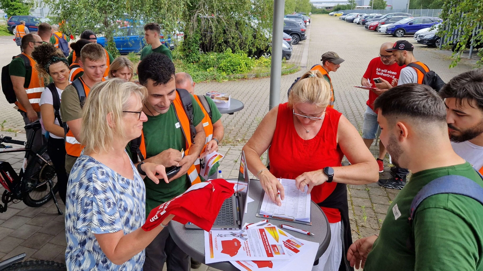 2024-08-07 Schnellecke T-Shirt Verteilung