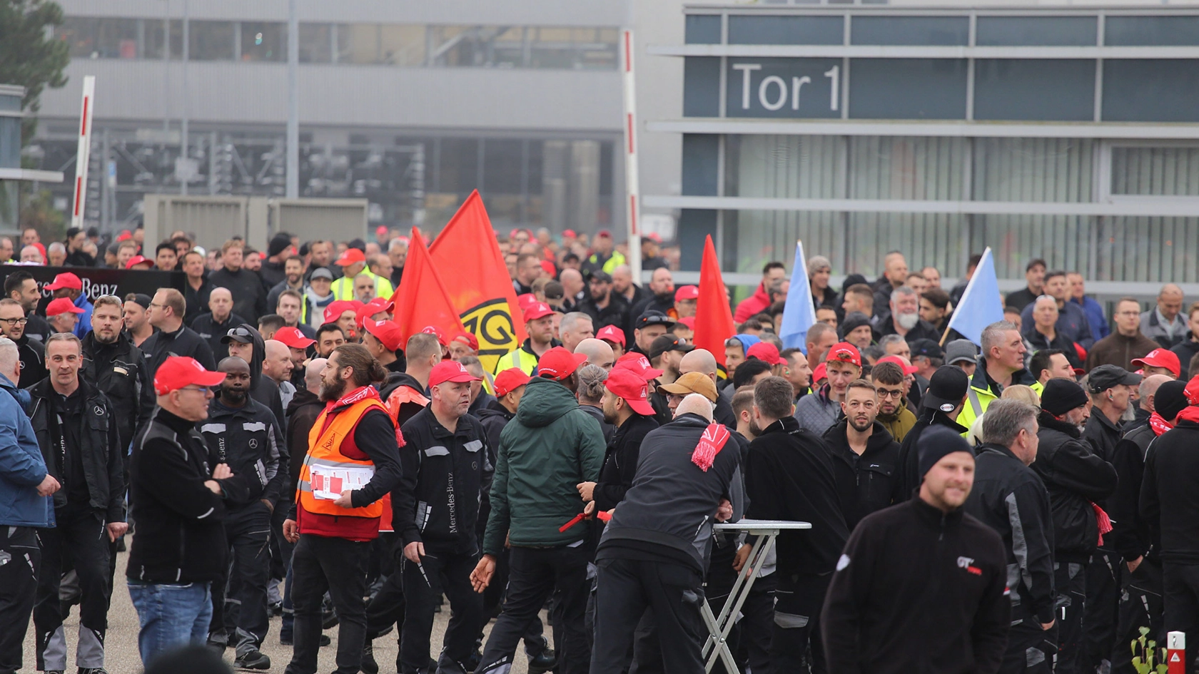 Warnstreik bei Daimler Truck in Wörth