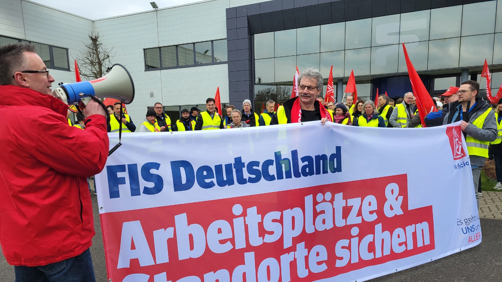 Mitarbeiter von Faurecia Hagenbach demonstrieren