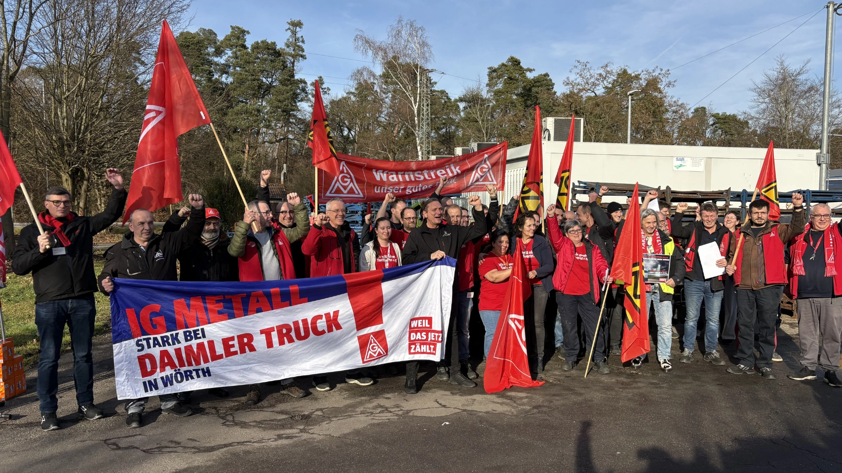 Warnstreik bei Berger Metallwaren in Berg
