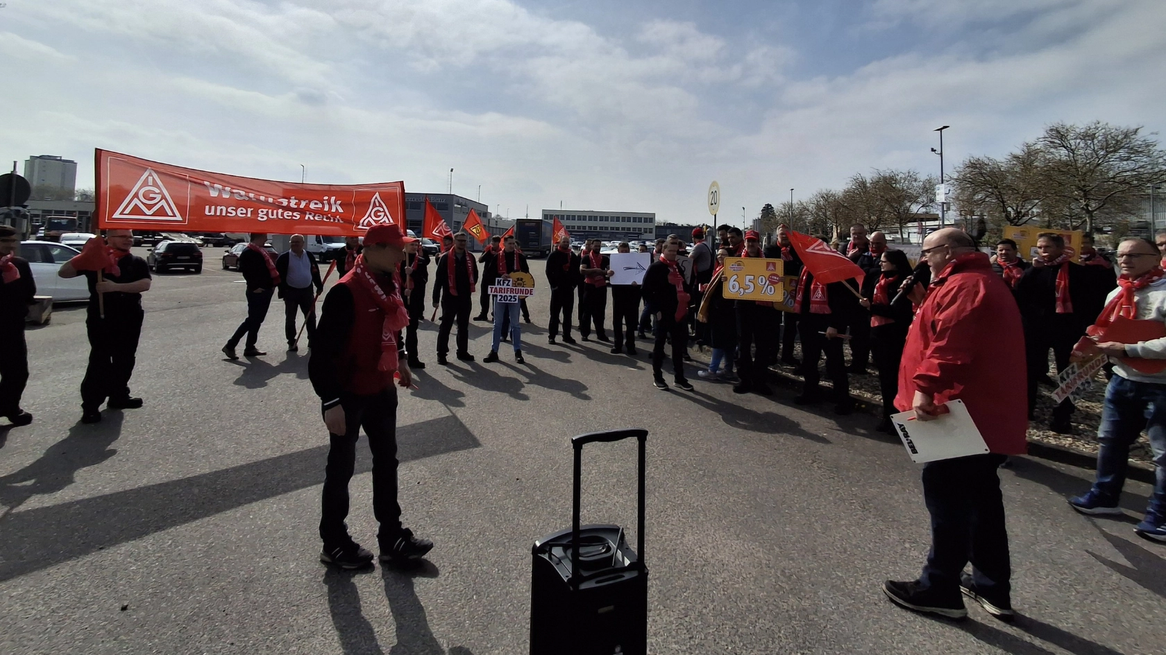 Warnstreik Mercedes Benz Niederlassung Landau
