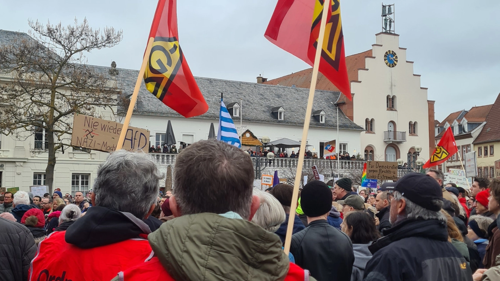 Gewerkschafter zeigen Flagge in Landau