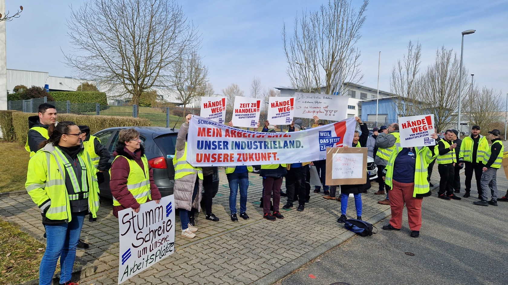 Protest gegen Stellenabbau bei Eberspächer catem