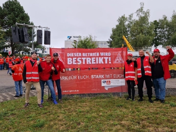 Solidaritätsbesuch einer Daimler-Delegation am 4. Streiktag