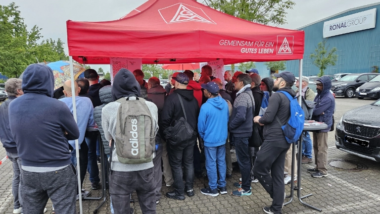 Betriebsrat und IG Metall bei Ronal Landau