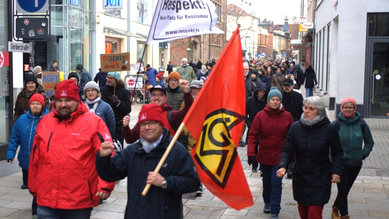 Gewerkschafter zeigen Flagge in Landau
