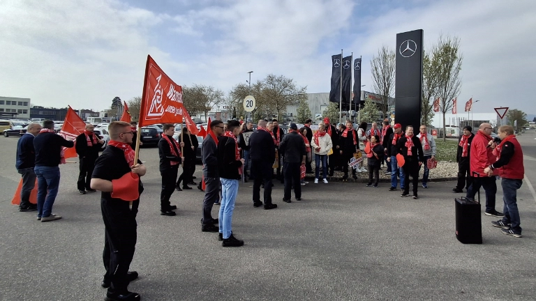 Warnstreik Mercedes Benz Niederlassung Landau