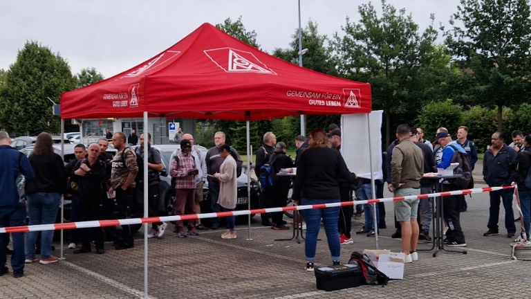 Betriebsrat und IG Metall bei Ronal Landau