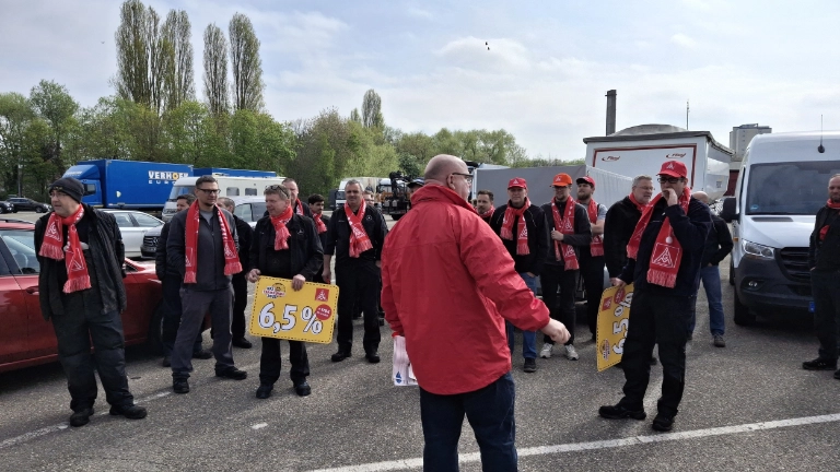 Warnstreik Mercedes Benz Niederlassung Landau
